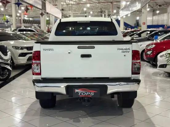 TOYOTA-HILUX-2014