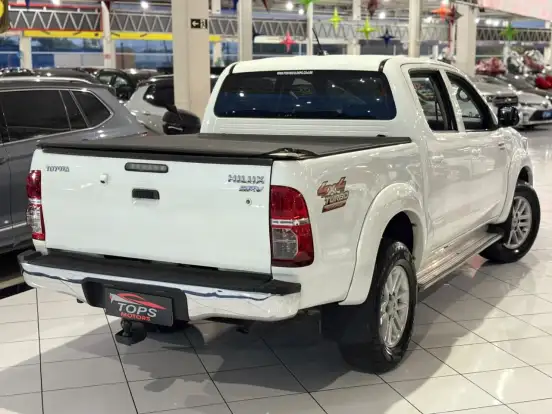 TOYOTA-HILUX-2014