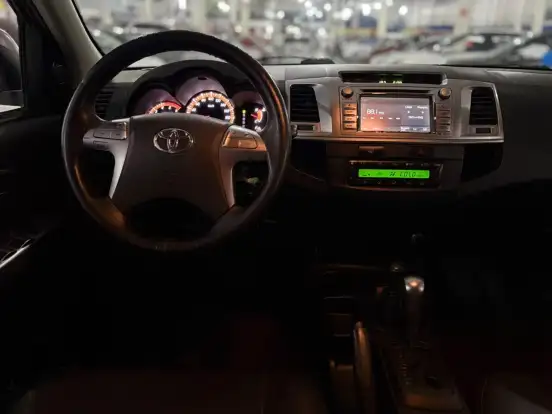 TOYOTA-HILUX-2014
