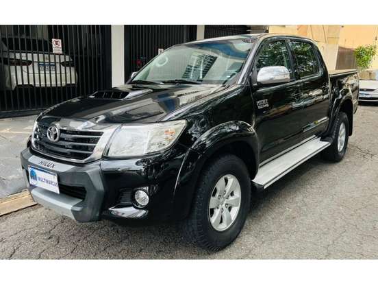 TOYOTA-HILUX-2012