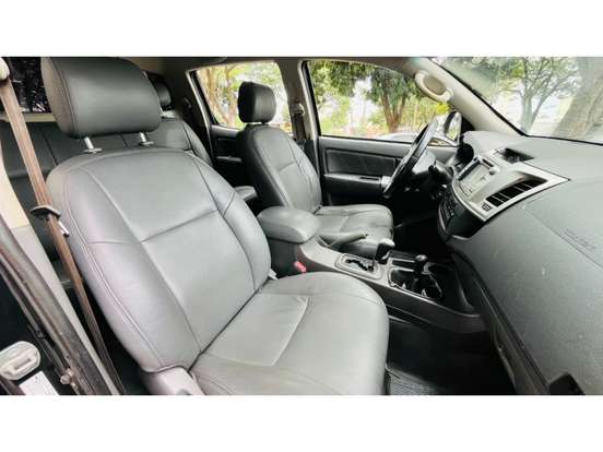 TOYOTA-HILUX-2012