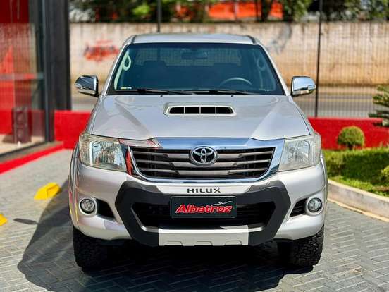 TOYOTA-HILUX-3.0 SRV 4X4 CD 16V TURBO INTERCOOLER DIESEL 4P AUTOMÁTICO TOYOTA-HILUX-2014