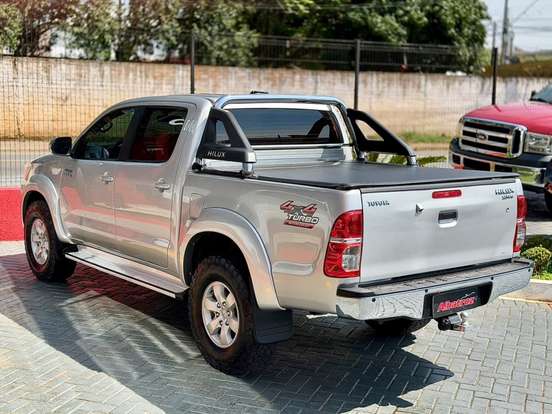 TOYOTA-HILUX-3.0 SRV 4X4 CD 16V TURBO INTERCOOLER DIESEL 4P AUTOMÁTICO TOYOTA-HILUX-2014