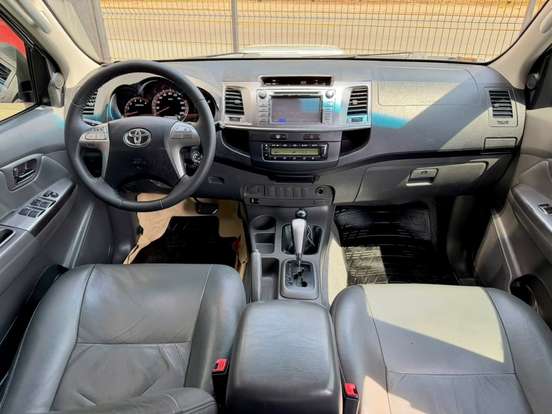 TOYOTA-HILUX-3.0 SRV 4X4 CD 16V TURBO INTERCOOLER DIESEL 4P AUTOMÁTICO TOYOTA-HILUX-2014