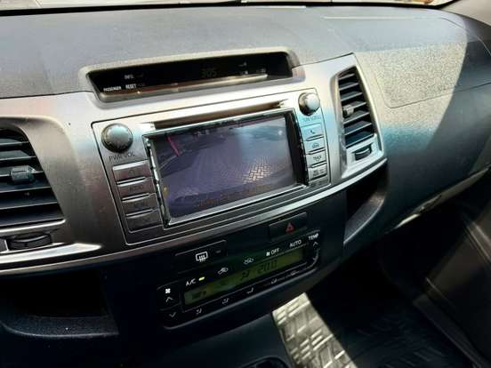 TOYOTA-HILUX-2014