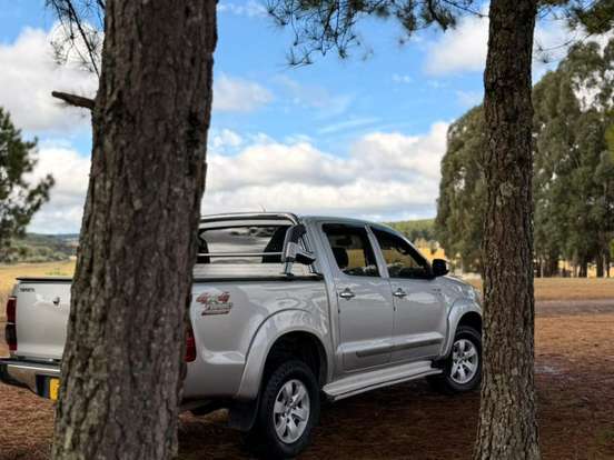 TOYOTA-HILUX-3.0 SRV 4X4 CD 16V TURBO INTERCOOLER DIESEL 4P AUTOMÁTICO TOYOTA-HILUX-2013