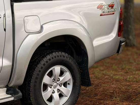 TOYOTA-HILUX-3.0 SRV 4X4 CD 16V TURBO INTERCOOLER DIESEL 4P AUTOMÁTICO TOYOTA-HILUX-2013
