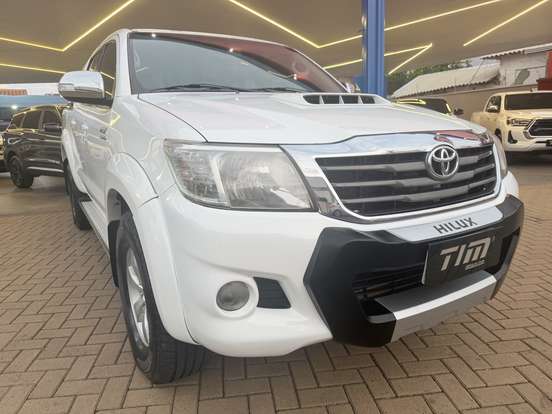 TOYOTA-HILUX-2013