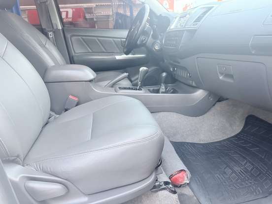 TOYOTA-HILUX-3.0 SRV TOP 4X4 CD 16V TURBO INTERCOOLER DIESEL 4P AUTOMÁTICO TOYOTA-HILUX-2013