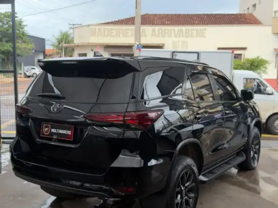 TOYOTA-HILUX SW4-2.7 SR 4X2 16V FLEX 4P AUTOMÁTICO TOYOTA-HILUX SW4-2020