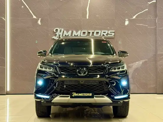 TOYOTA-HILUX SW4-2.8 D-4D TURBO DIESEL DIAMOND 7L 4X4 AUTOMÁTICO TOYOTA-HILUX SW4-2024