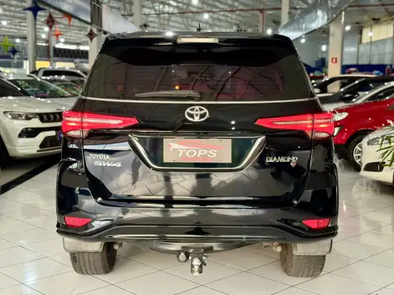 TOYOTA-HILUX SW4-2.8 D-4D TURBO DIESEL DIAMOND 7L 4X4 AUTOMÁTICO TOYOTA-HILUX SW4-2022