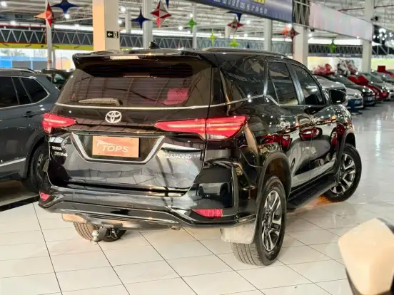 TOYOTA-HILUX SW4-2022