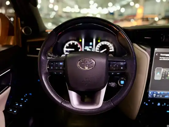 TOYOTA-HILUX SW4-2022