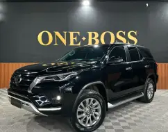TOYOTA HILUX SW4 2.8 D-4D TURBO DIESEL SRX 7L 4X4 AUTOMÁTICO TOYOTA HILUX SW4 2.8 D-4D TURBO DIESEL SRX 7L 4X4 AUTOMÁTICO