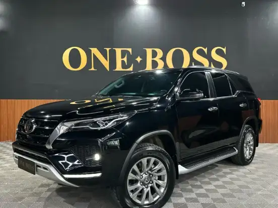 TOYOTA-HILUX SW4-2.8 D-4D TURBO DIESEL SRX 7L 4X4 AUTOMÁTICO TOYOTA-HILUX SW4-2022