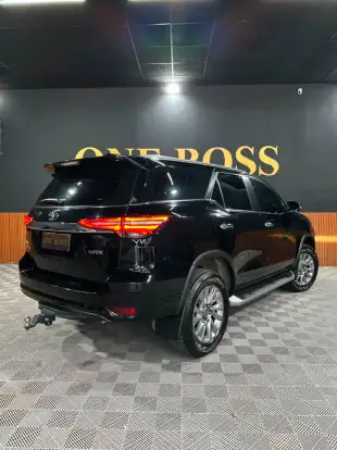 TOYOTA-HILUX SW4-2022
