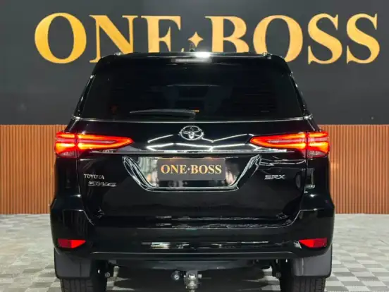 TOYOTA-HILUX SW4-2.8 D-4D TURBO DIESEL SRX 7L 4X4 AUTOMÁTICO TOYOTA-HILUX SW4-2022