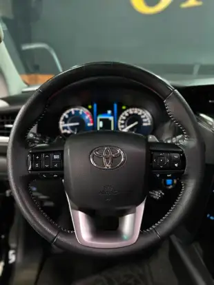 TOYOTA-HILUX SW4-2022