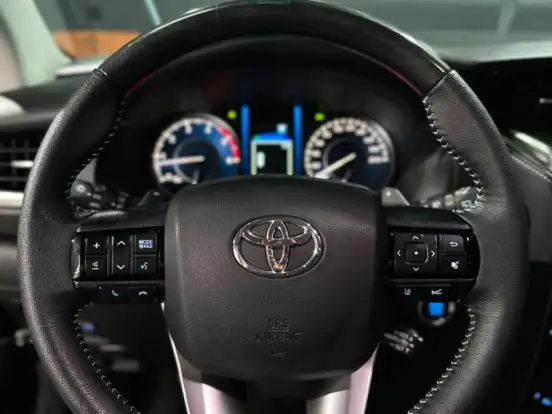TOYOTA-HILUX SW4-2.8 D-4D TURBO DIESEL SRX 7L 4X4 AUTOMÁTICO TOYOTA-HILUX SW4-2022