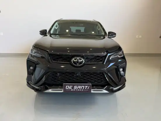 TOYOTA-HILUX SW4-2024