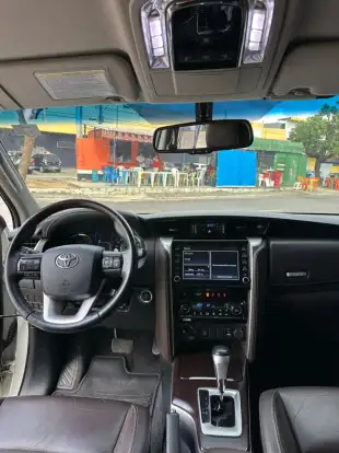 TOYOTA-HILUX SW4-2019