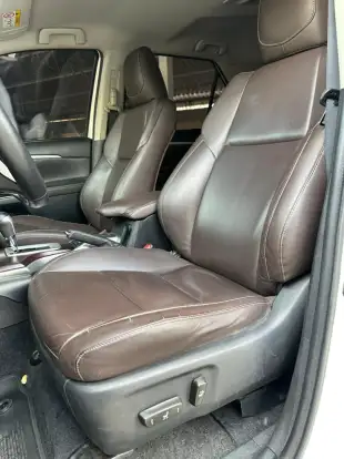 TOYOTA-HILUX SW4-2019