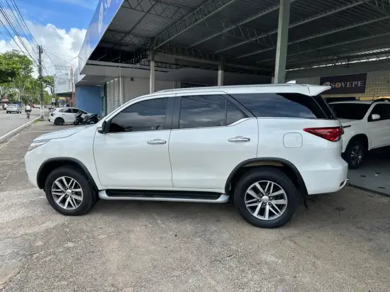 TOYOTA-HILUX SW4-2019