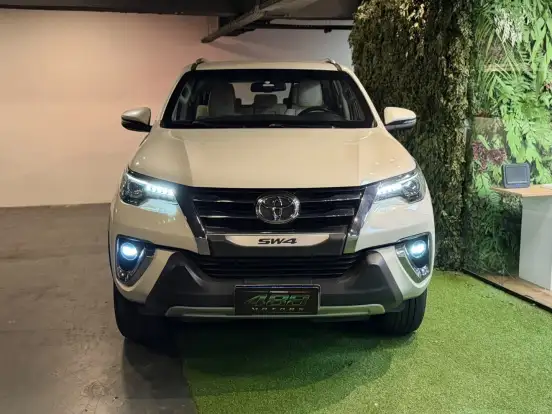 TOYOTA-HILUX SW4-2019