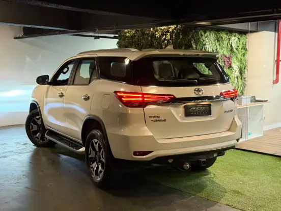 TOYOTA-HILUX SW4-2019