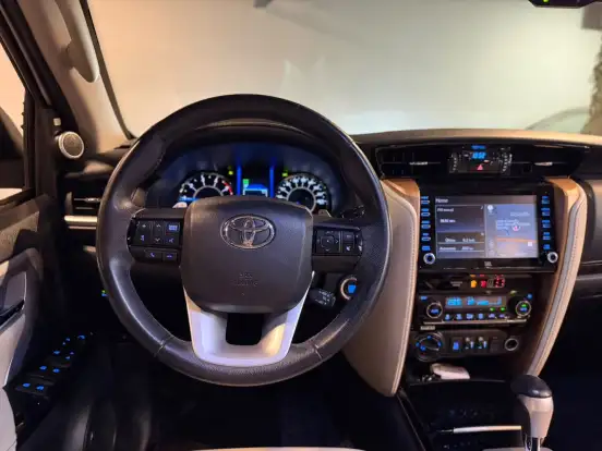 TOYOTA-HILUX SW4-2019