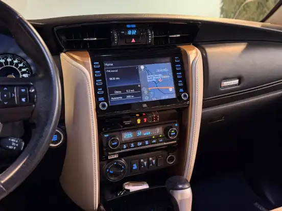 TOYOTA-HILUX SW4-2019