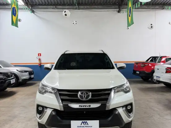 TOYOTA-HILUX SW4-2.8 SRX DIAMOND 4X4 7 LUGARES 16V TURBO INTERCOOLER DIESEL 4P AUTOMÁTICO TOYOTA-HILUX SW4-2019
