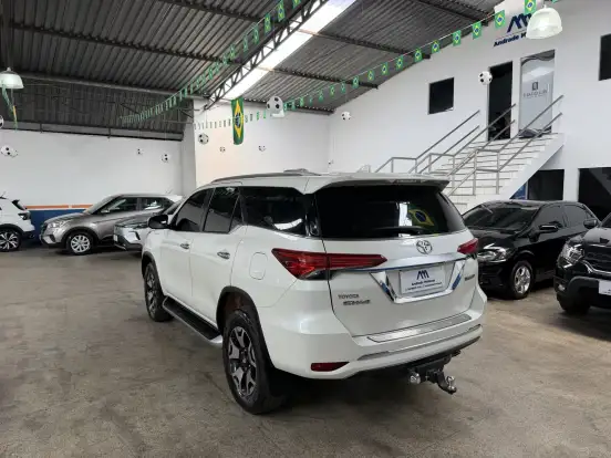 TOYOTA-HILUX SW4-2019