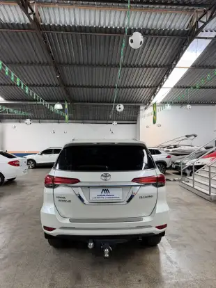 TOYOTA-HILUX SW4-2019