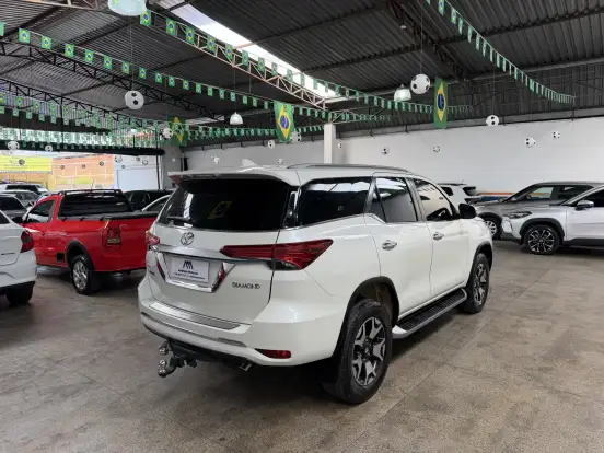 TOYOTA-HILUX SW4-2019