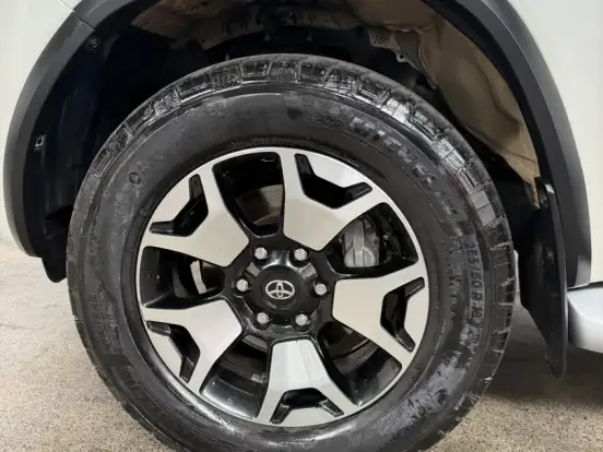TOYOTA-HILUX SW4-2.8 SRX DIAMOND 4X4 7 LUGARES 16V TURBO INTERCOOLER DIESEL 4P AUTOMÁTICO TOYOTA-HILUX SW4-2019