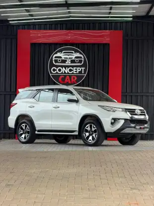 TOYOTA-HILUX SW4-2019