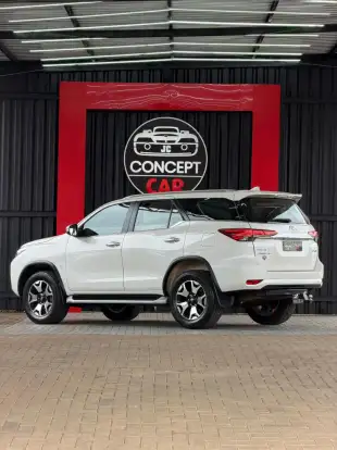 TOYOTA-HILUX SW4-2019