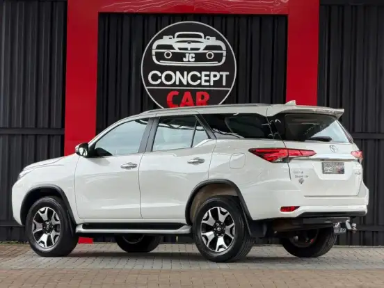 TOYOTA-HILUX SW4-2.8 SRX DIAMOND 4X4 7 LUGARES 16V TURBO INTERCOOLER DIESEL 4P AUTOMÁTICO TOYOTA-HILUX SW4-2019
