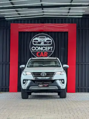 TOYOTA-HILUX SW4-2019