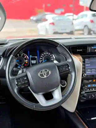 TOYOTA-HILUX SW4-2019