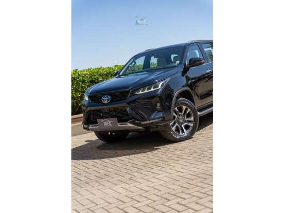TOYOTA-HILUX SW4-2.8 D-4D TURBO DIESEL DIAMOND 7L 4X4 AUTOMÁTICO TOYOTA-HILUX SW4-2024