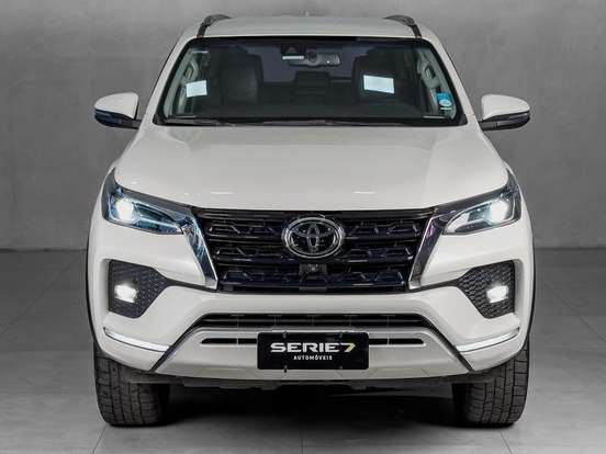 TOYOTA-HILUX SW4-2022