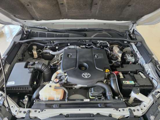 TOYOTA-HILUX SW4-2.8 D-4D TURBO DIESEL SRX 7L 4X4 AUTOMÁTICO TOYOTA-HILUX SW4-2023