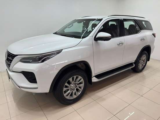 TOYOTA-HILUX SW4-2023