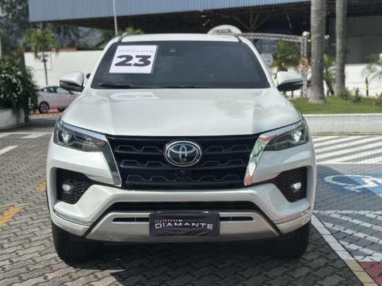 TOYOTA-HILUX SW4-2022