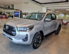 TOYOTA HILUX SW4 2.8 D-4D TURBO DIESEL SRX PLATINUM 4X4 AUTOMÁTICO TOYOTA HILUX SW4 2.8 D-4D TURBO DIESEL SRX PLATINUM 4X4 AUTOMÁTICO