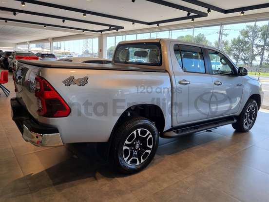 TOYOTA-HILUX SW4-2026