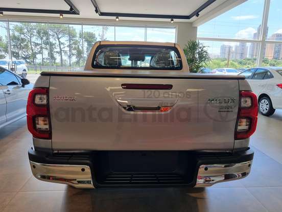 TOYOTA-HILUX SW4-2026